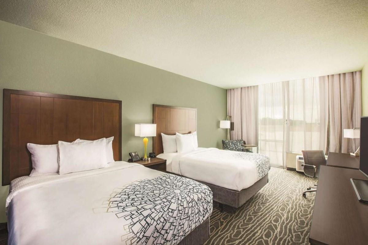La Quinta By Wyndham Omaha Airport Downtown Hotel Carter Lake Bagian luar foto