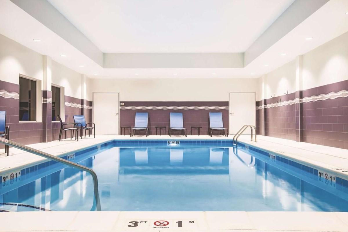 La Quinta By Wyndham Omaha Airport Downtown Hotel Carter Lake Bagian luar foto