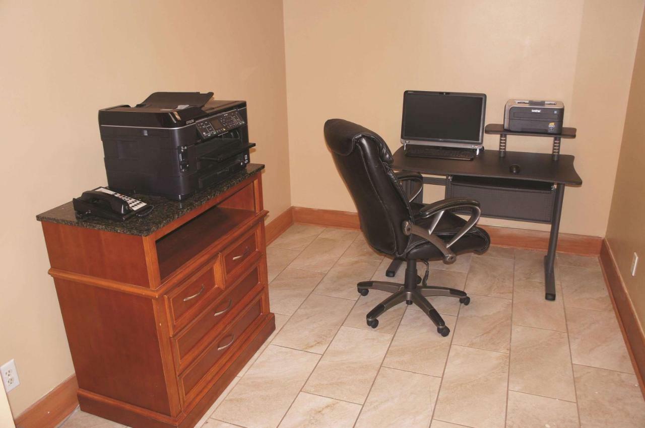 La Quinta By Wyndham Omaha Airport Downtown Hotel Carter Lake Bagian luar foto