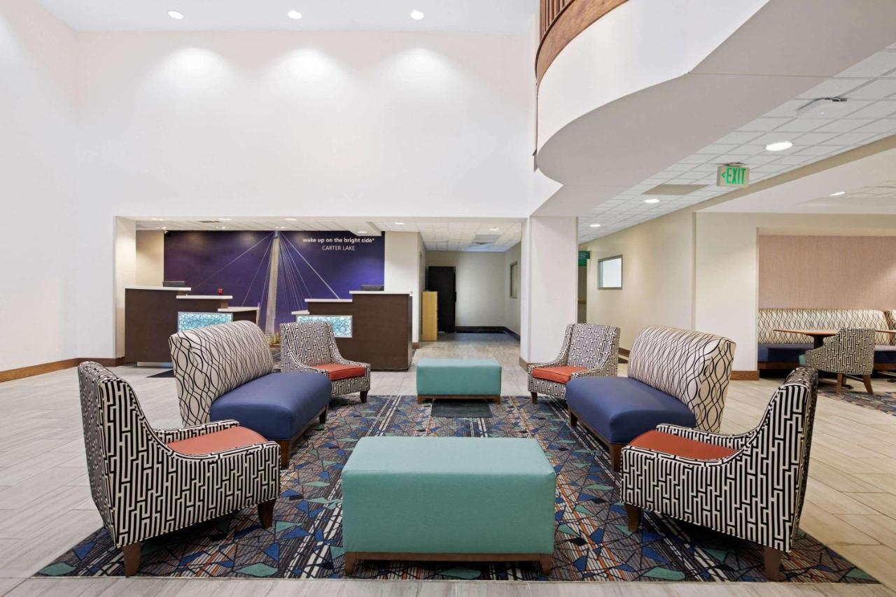 La Quinta By Wyndham Omaha Airport Downtown Hotel Carter Lake Bagian luar foto
